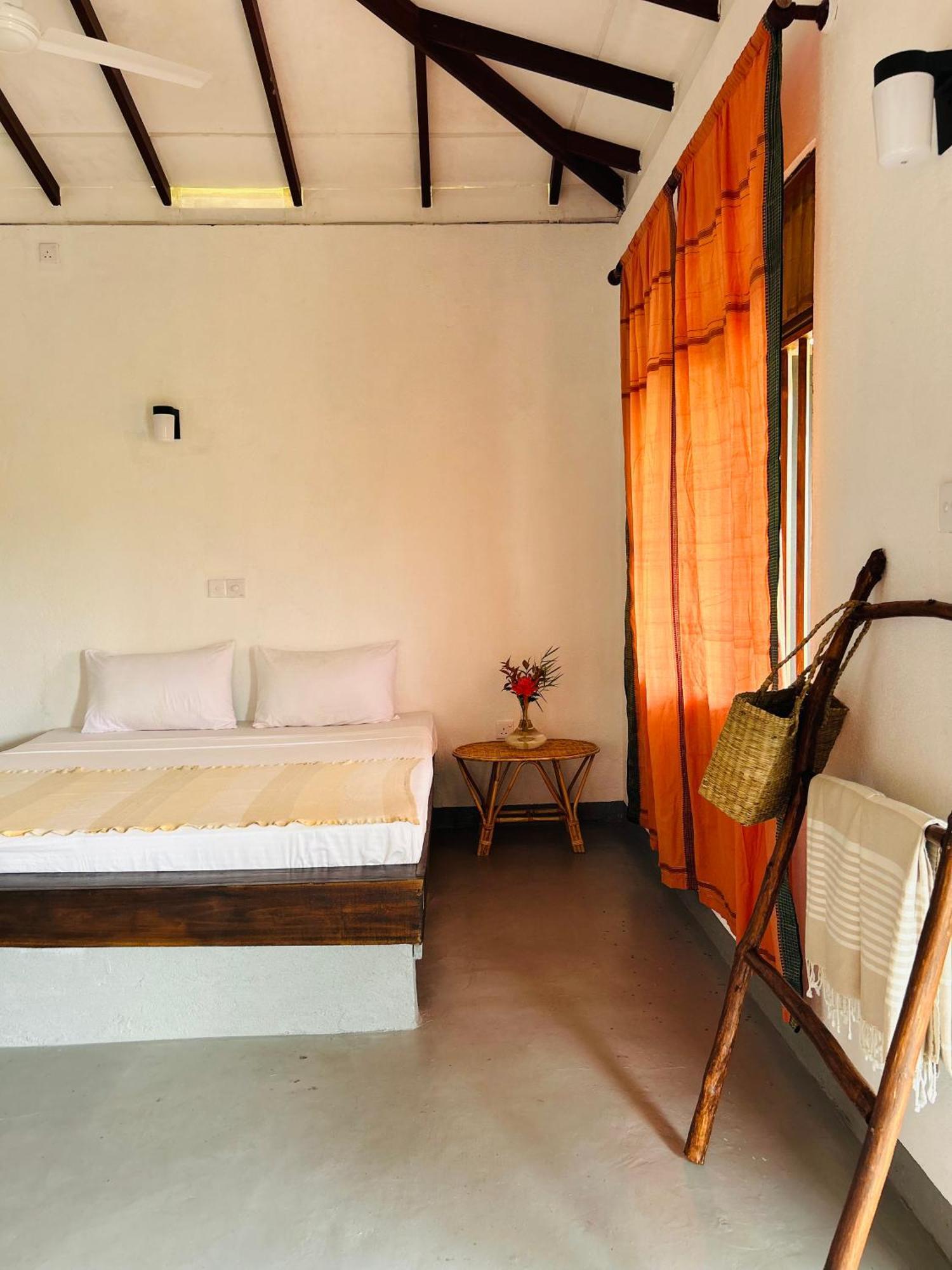 Hotel One Bhakthi Sri Lanka Ahangama Esterno foto
