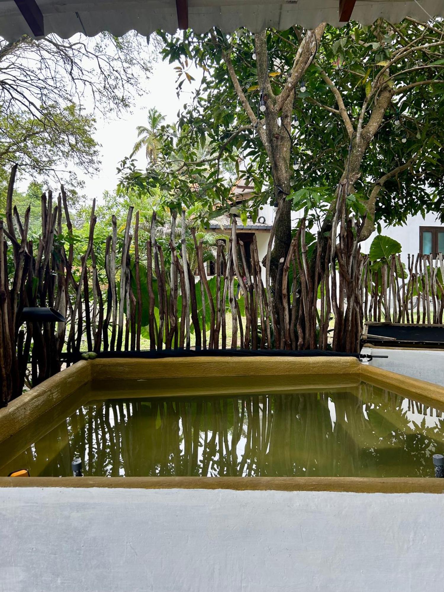 Hotel One Bhakthi Sri Lanka Ahangama Esterno foto