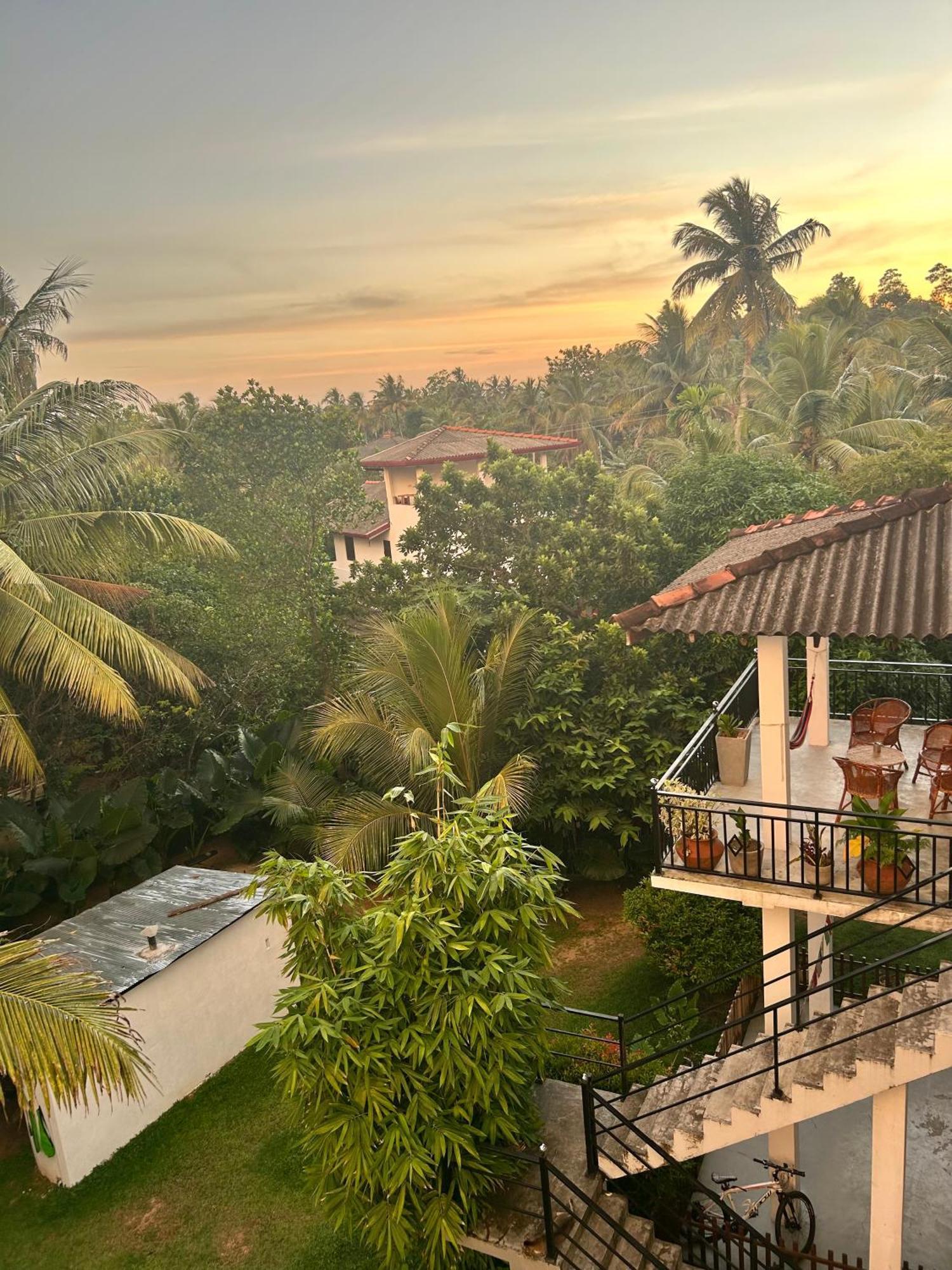 Hotel One Bhakthi Sri Lanka Ahangama Esterno foto